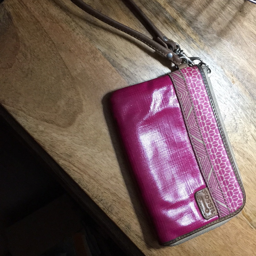 Fossil wristlet